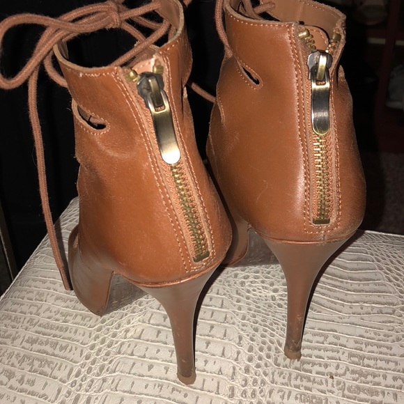 booties - Picture 3 of 5